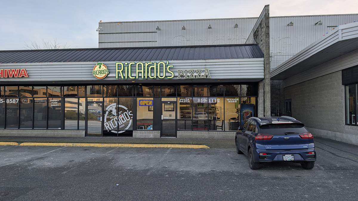 Ricardo's Pizza Abbotsford location exterior