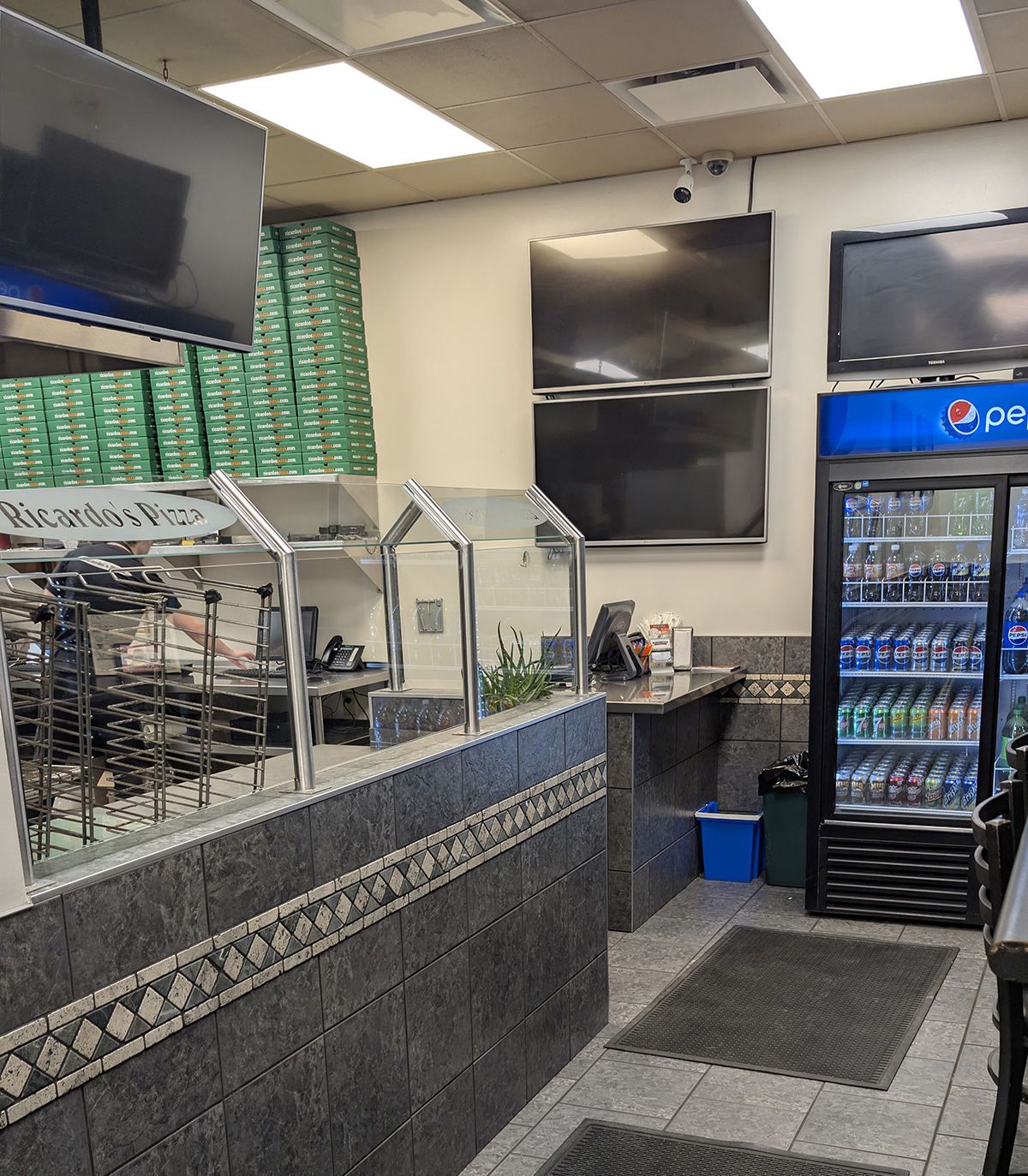 Ricardo's Pizza Abbotsford location interior